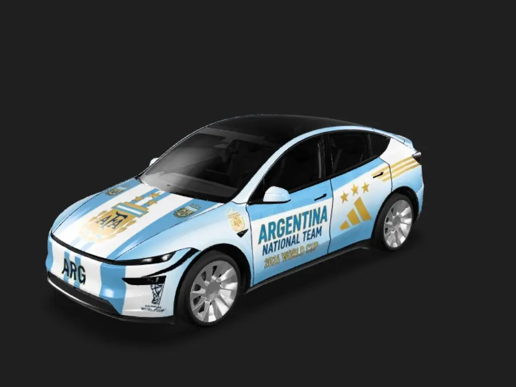 蓝白战袍 Tesla Model Y 焕新版 wrap - 2026 年世界杯阿根廷队主题，要有阿根廷国家队队服元素，整体统一性高，车标在机盖上...