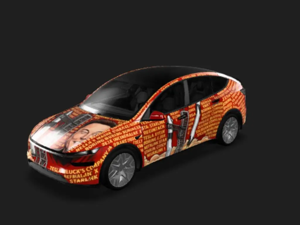 星际筷影 Tesla Model Y L wrap - 马斯克的猎鹰三代火箭发射、筷子夹火箭、马斯克管理的所有公司名字字母均匀分布，红色底子，黄色字母。马斯克本人调皮的照片...